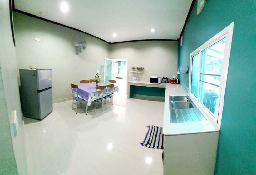 פנסיון Villa By Areeya Phubeach Resort