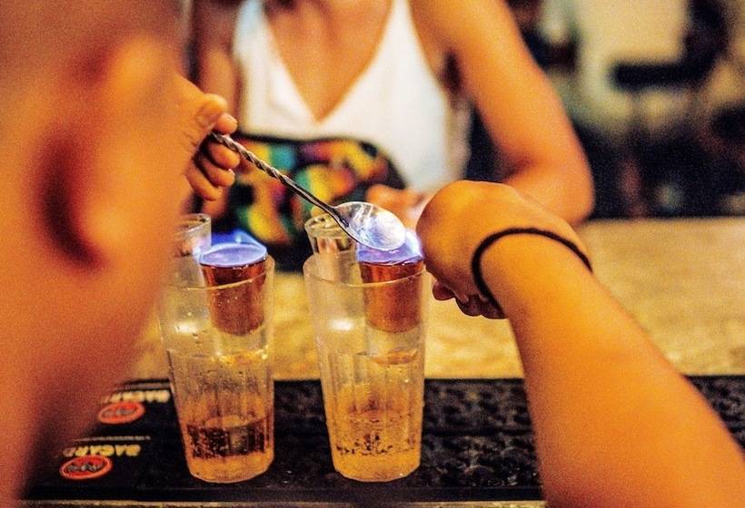 הוסטל Mad Monkey Pai