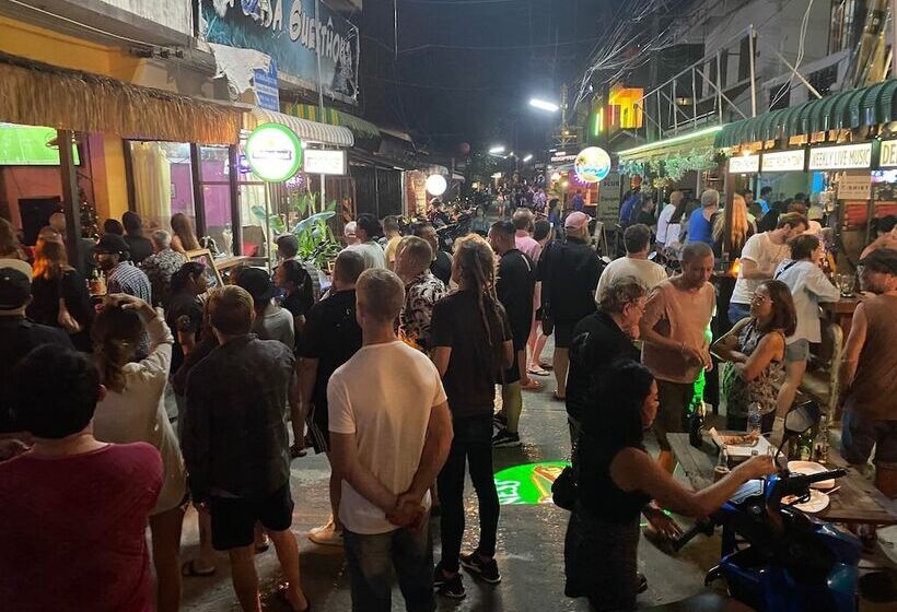 Holiday Phangan   Hostel & Bar