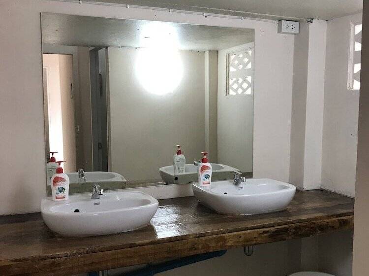 Holiday Phangan   Hostel & Bar