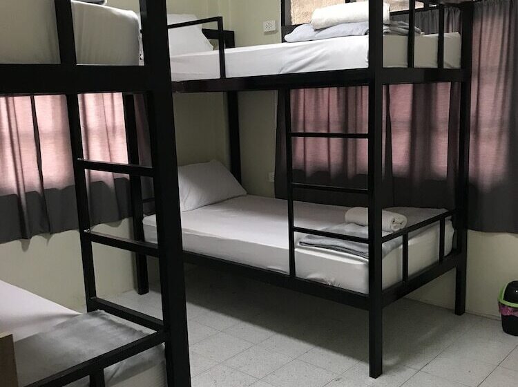 Holiday Phangan   Hostel & Bar