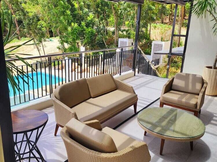 호텔 Cebu One Tectona Resort