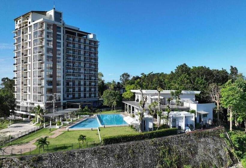 호텔 Cebu One Tectona Resort