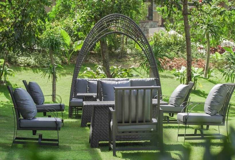 호텔 Cebu One Tectona Resort