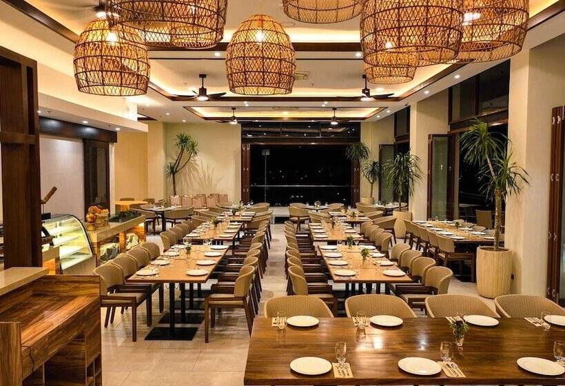 호텔 Cebu One Tectona Resort