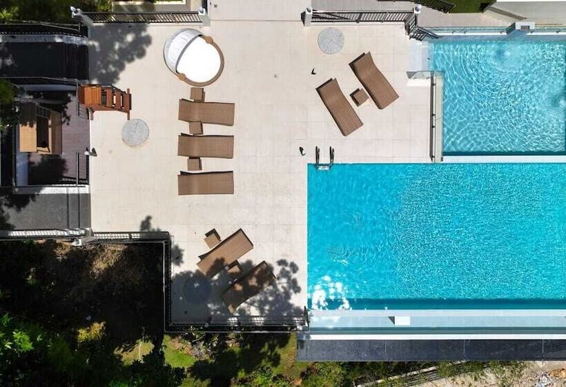 호텔 Cebu One Tectona Resort