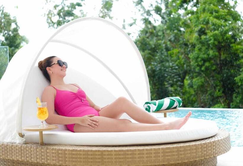 호텔 Cebu One Tectona Resort