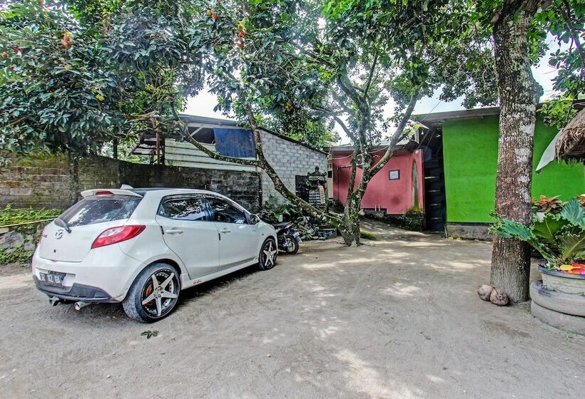 ホテル Spot On 92149 Ashooy Homestay