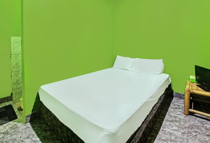 ホテル Spot On 92149 Ashooy Homestay