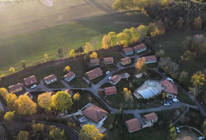 모텔 Les Chalets De La Margeride