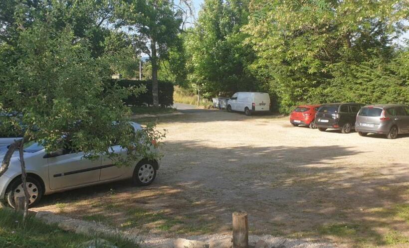 모텔 Les Chalets De La Margeride