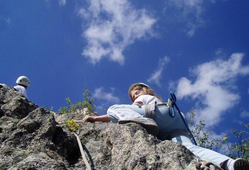 모텔 Les Chalets De La Margeride