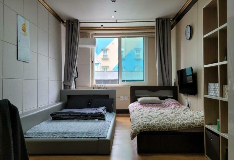 פנסיון Canberra Town 439 3