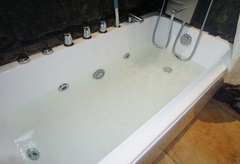 פנסיון Casa Spa Room With Tub, Spa Services With Turkish Bath, Exfoliations