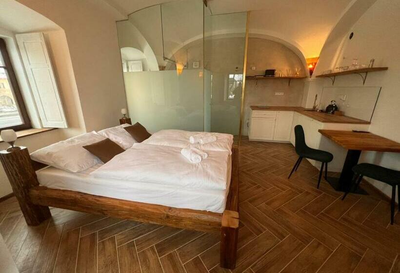 פנסיון Penzion Fara Pod Milešovkou