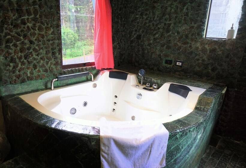 بنسيون Room In Guest Room  Room With Jacuzzi, Vacation Spa House With Turkish Bath