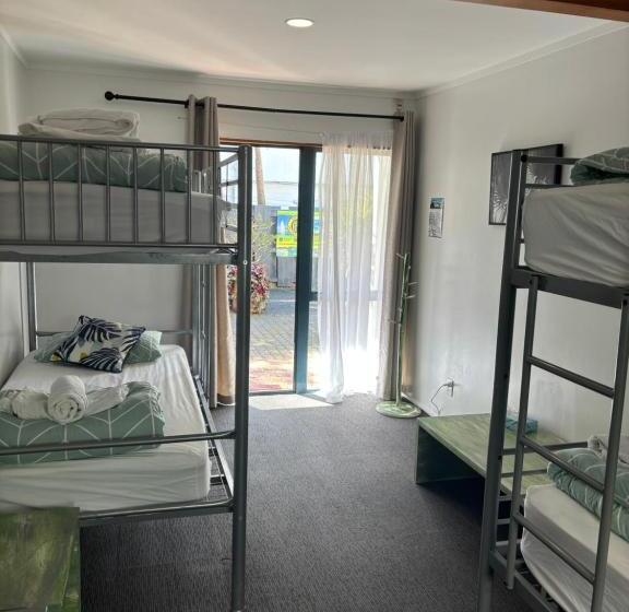 旅馆 Peppertree Lodge & Backpackers