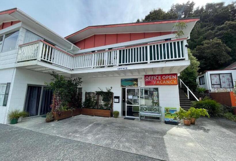 旅馆 Peppertree Lodge & Backpackers