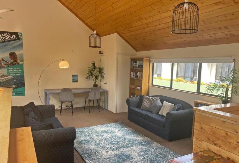 旅馆 Peppertree Lodge & Backpackers