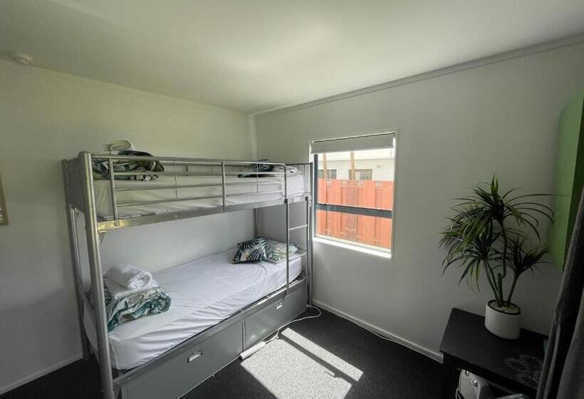 旅馆 Peppertree Lodge & Backpackers