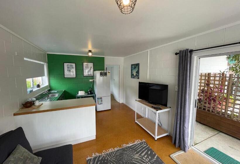 旅馆 Peppertree Lodge & Backpackers