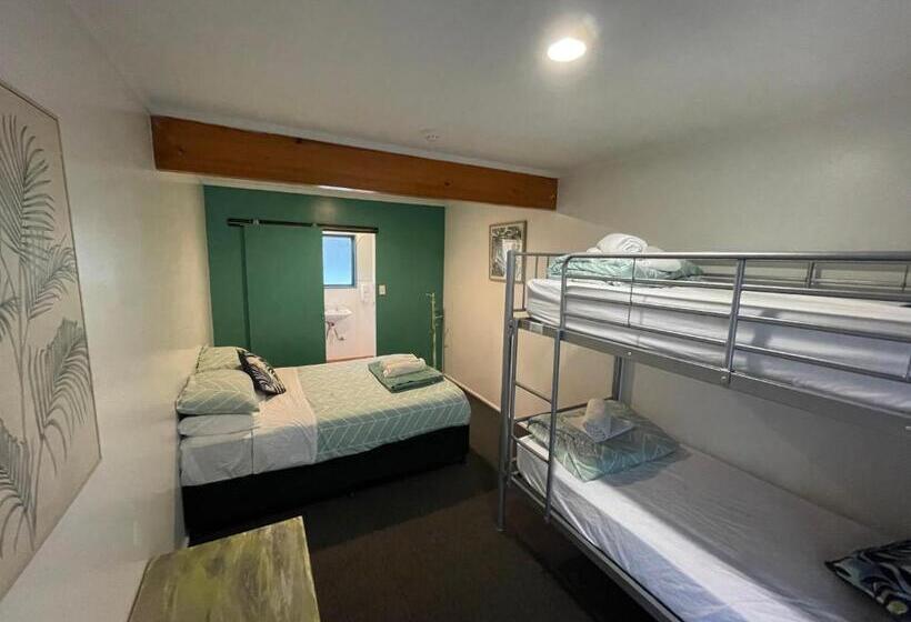 旅馆 Peppertree Lodge & Backpackers