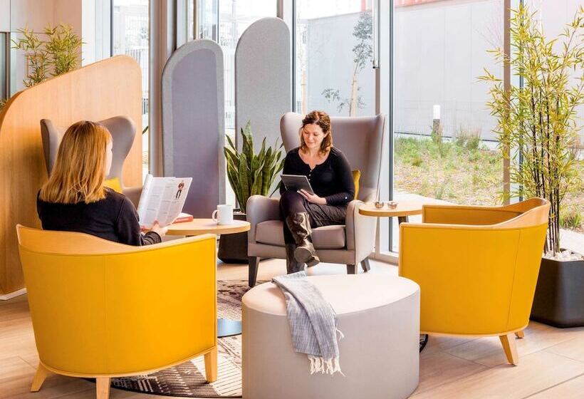 Aparthotel Adagio Access Paris Massy Gare