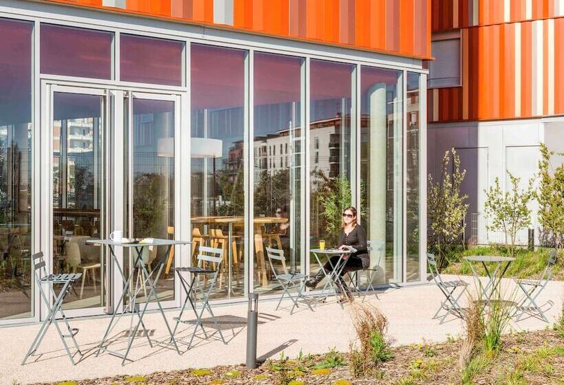 Aparthotel Adagio Access Paris Massy Gare