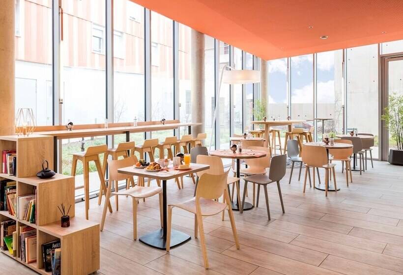 Aparthotel Adagio Access Paris Massy Gare