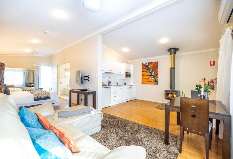 민박 Camelot Boutique Accommodation