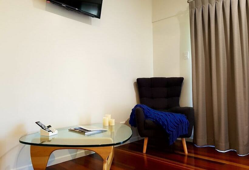 민박 Camelot Boutique Accommodation