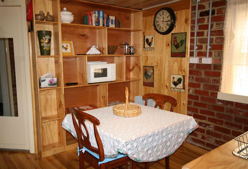 Bed and Breakfast Carter Cottages