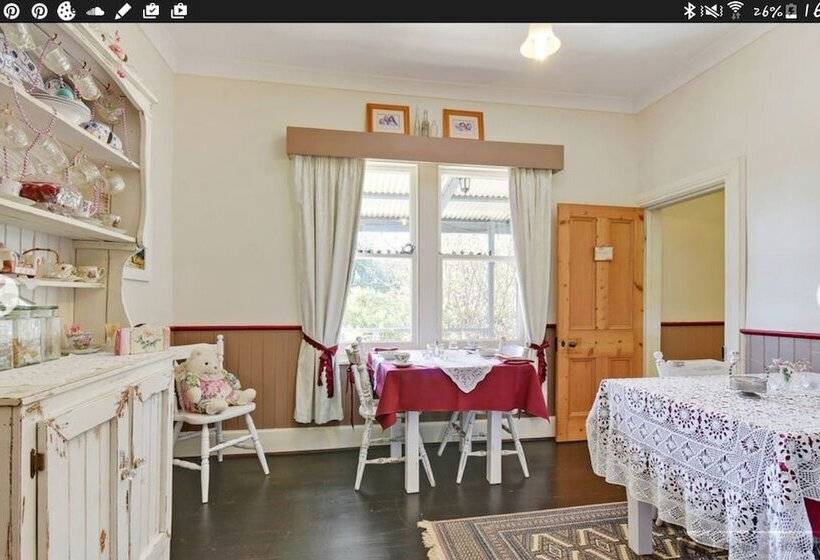 ベッドアンドブレックファースト Redcliffe House