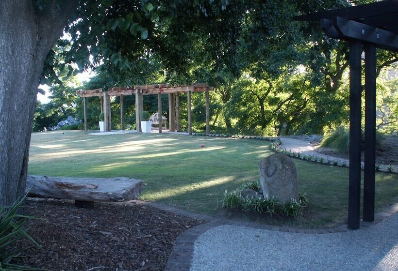 Cambridge Coach House