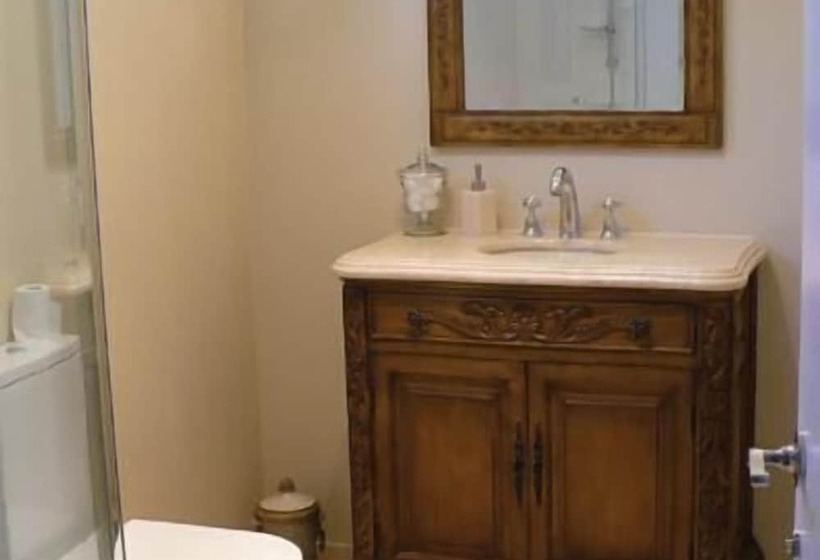 Cambridge Coach House