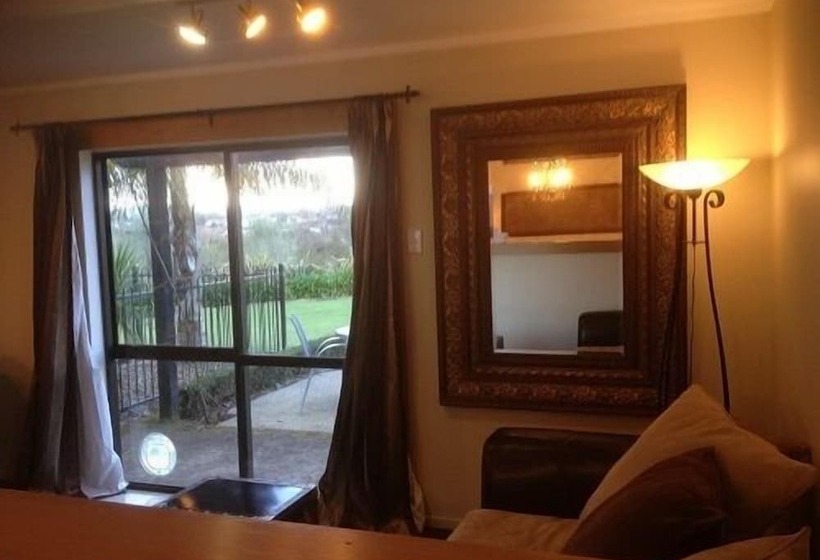 Cambridge Coach House