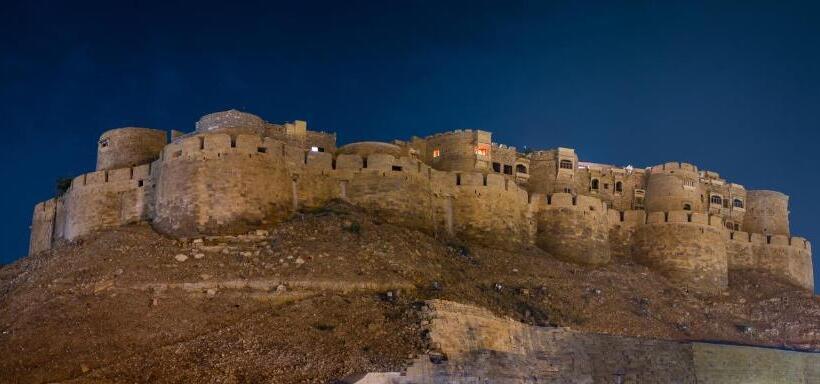 هتل 1st Gate Homefusion