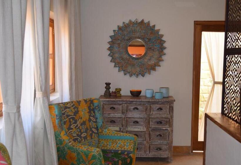 هتل 1st Gate Homefusion