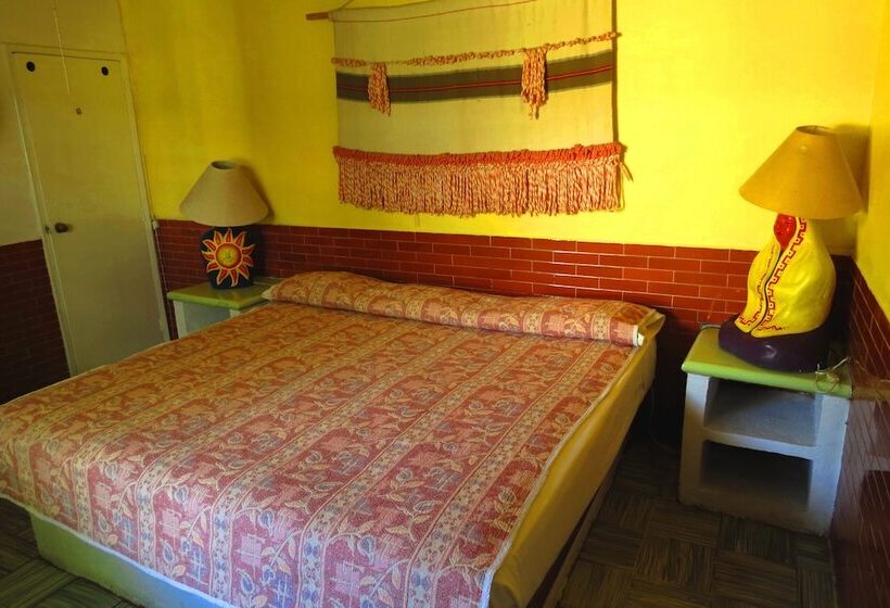 בית מלון כפרי Ajijic Plaza Suites