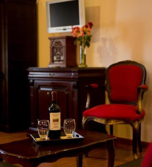 בית מלון כפרי Andromeda Suites