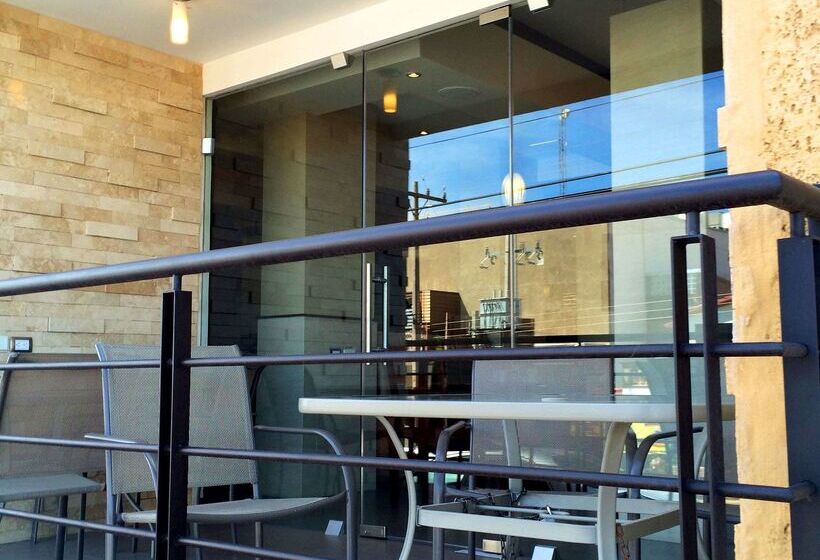 ホテル Best Western Cumbres Inn Cd. Cuauhtemoc