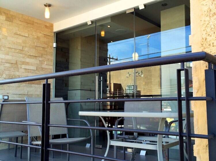 ホテル Best Western Cumbres Inn Cd. Cuauhtemoc