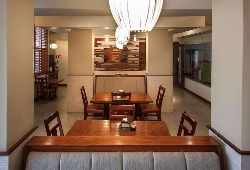 ホテル Best Western Cumbres Inn Cd. Cuauhtemoc