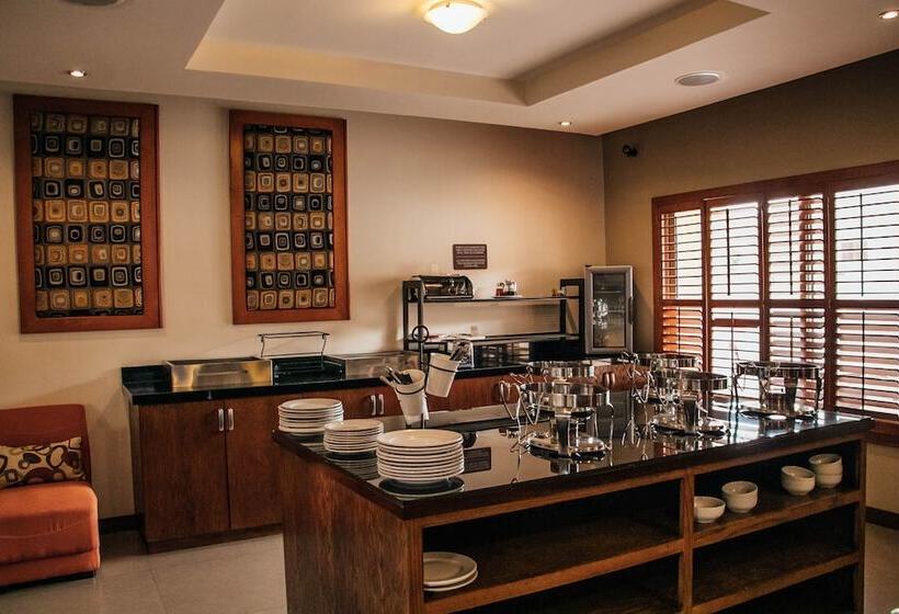 ホテル Best Western Cumbres Inn Cd. Cuauhtemoc