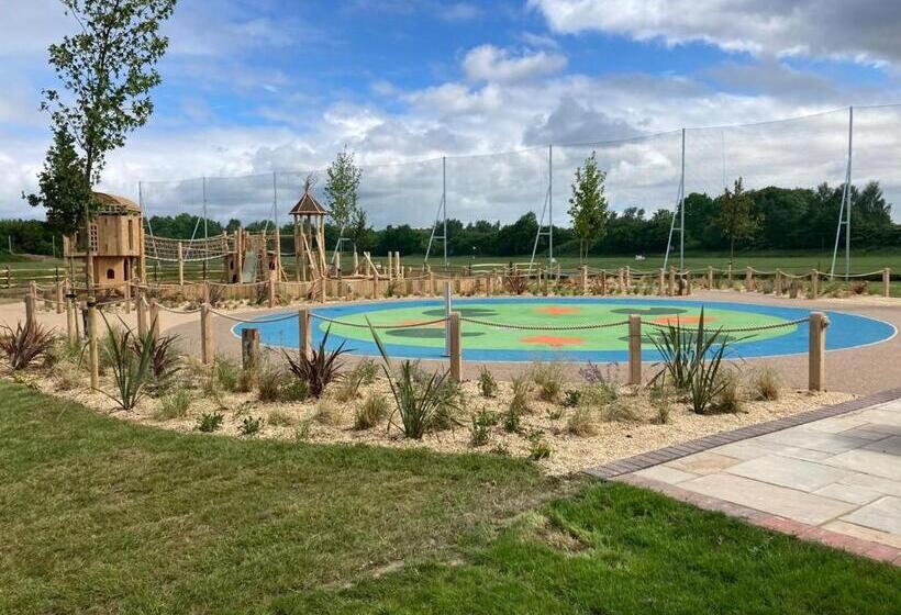 בית מלון כפרי Boston West