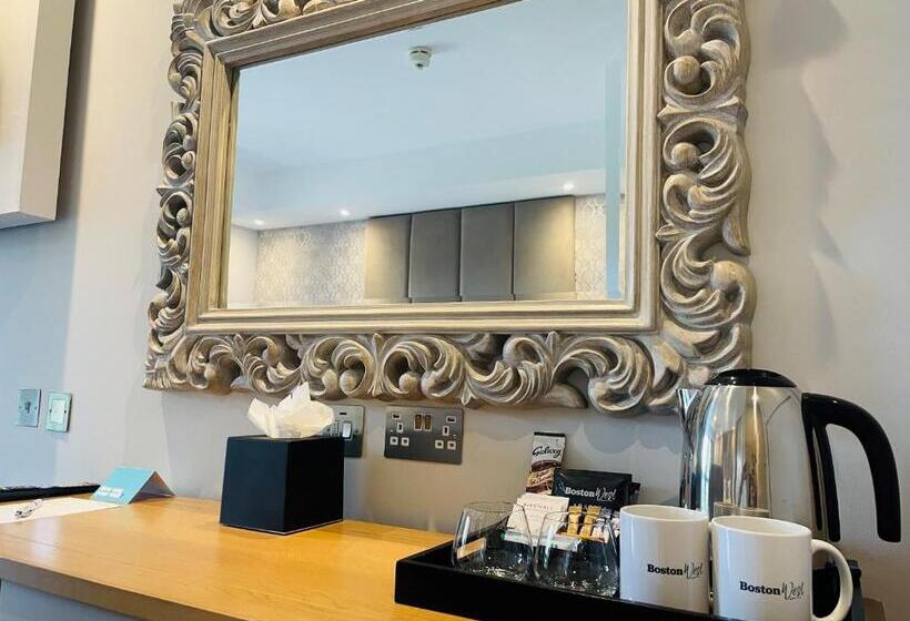 בית מלון כפרי Boston West