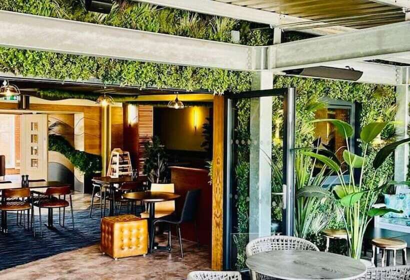 בית מלון כפרי Boston West