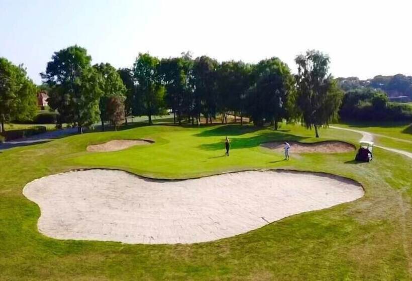 בית מלון כפרי Boston West