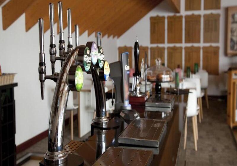 בית מלון כפרי Boston West