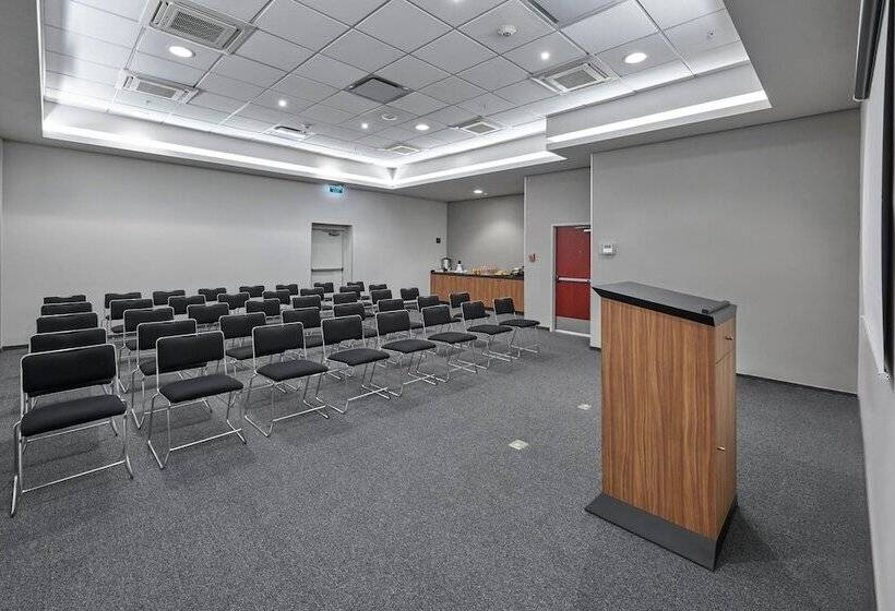 בית מלון כפרי City Express By Marriott Paraiso